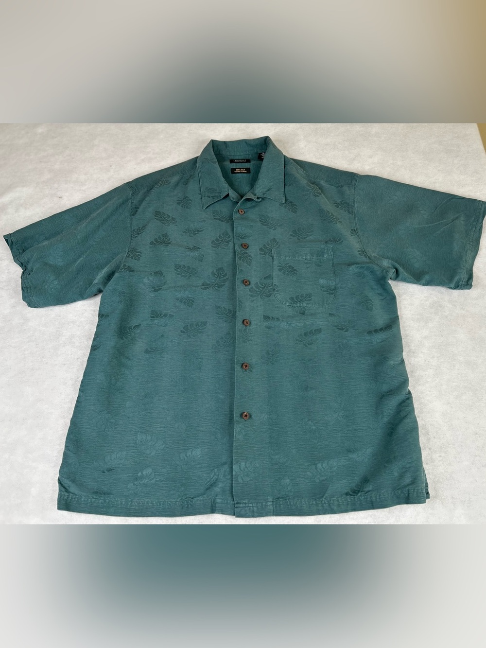 Haggar Shirt Men's XL Turquoise Blue 100% Silk Short Sleeve